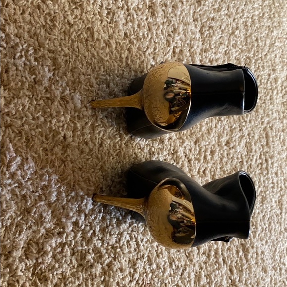 Giuseppe Zanotti black and gold heel boots - Picture 4 of 9